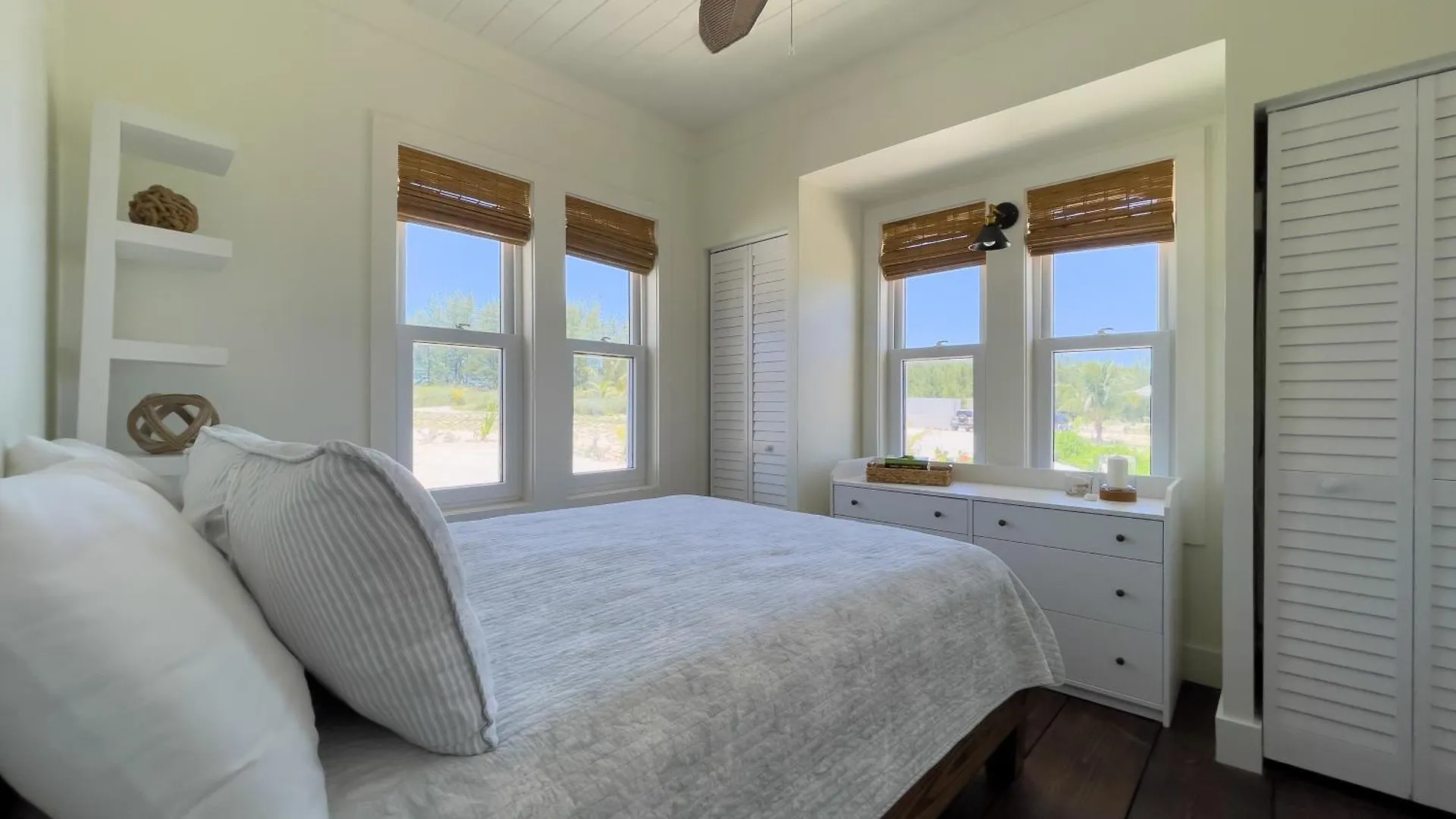 The Beach Bungalows Estate Estate James Cistern Apartment